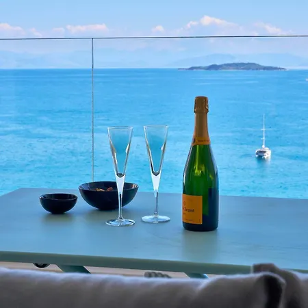 Deep Blue شقة كومينو