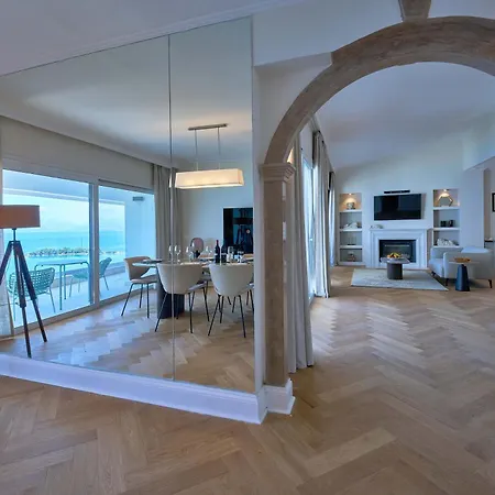 Apartment Deep Blue